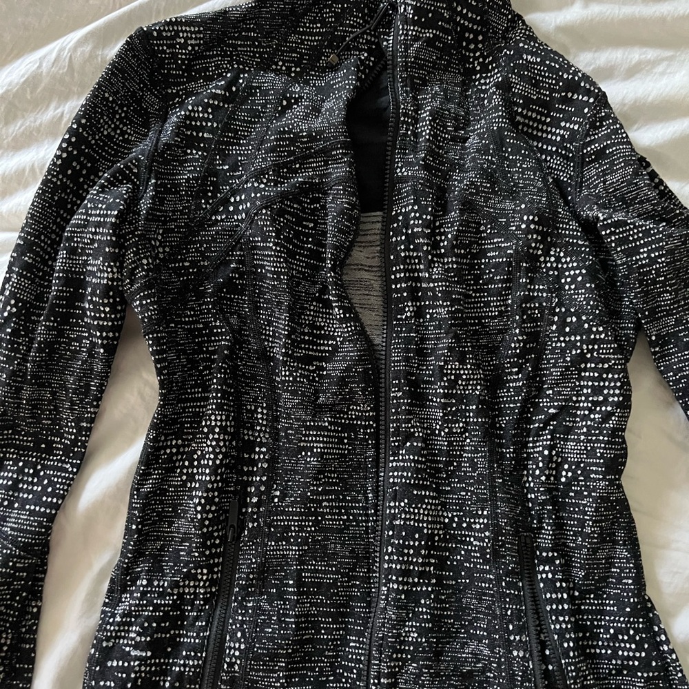 Lululemon jacket. Black and white. Size 8